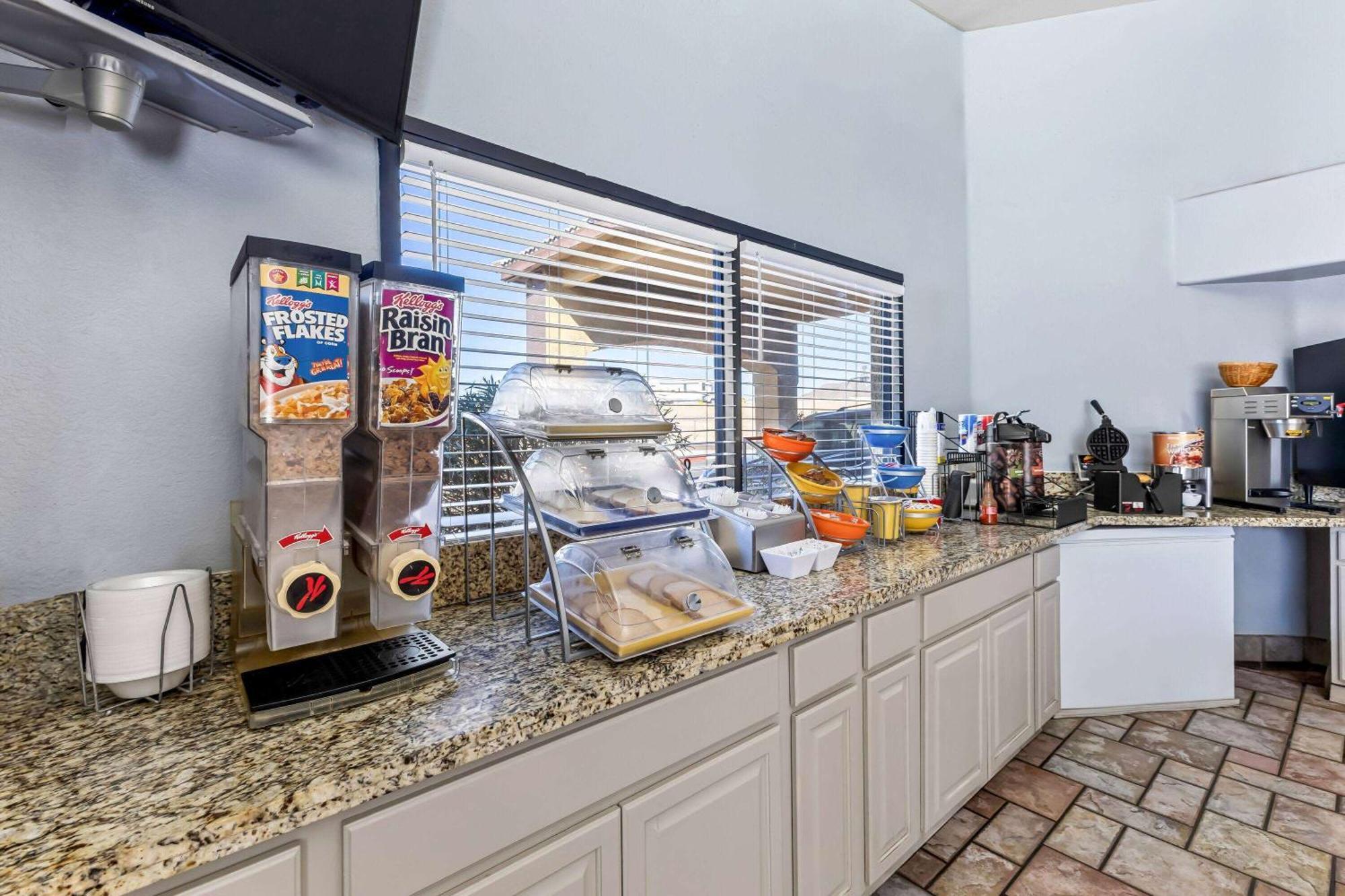 Days Inn By Wyndham Buckeye Ngoại thất bức ảnh